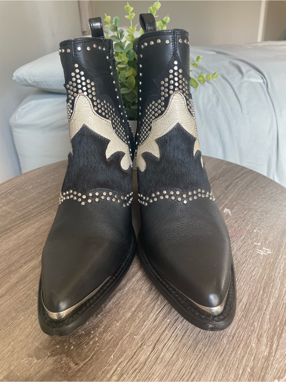Mezcalero Chiara black leather studded fur cowgirl boots
